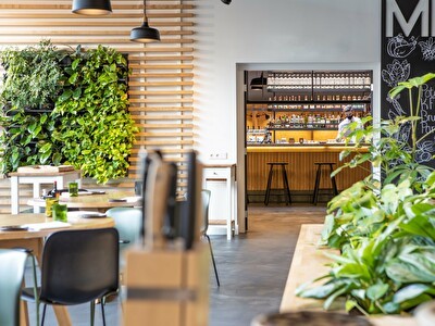 Open and green atmosphere in Restaurant Wannee that values Dutch cuisine, led by Albert Kooy