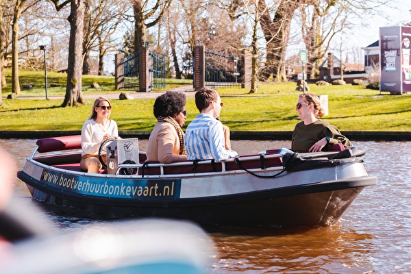 Elektrische sloep van Bootverhuur Bonkevaart Leeuwarden