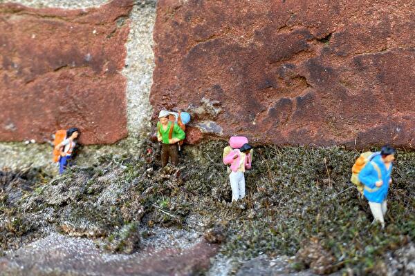 Miniature people are hidden throughout Leeuwarden.  Find them all during one of the nicest city walks in the city.