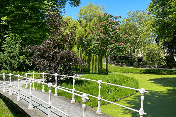 Boote auf dem Wasser in Prinsentuin Leeuwarden